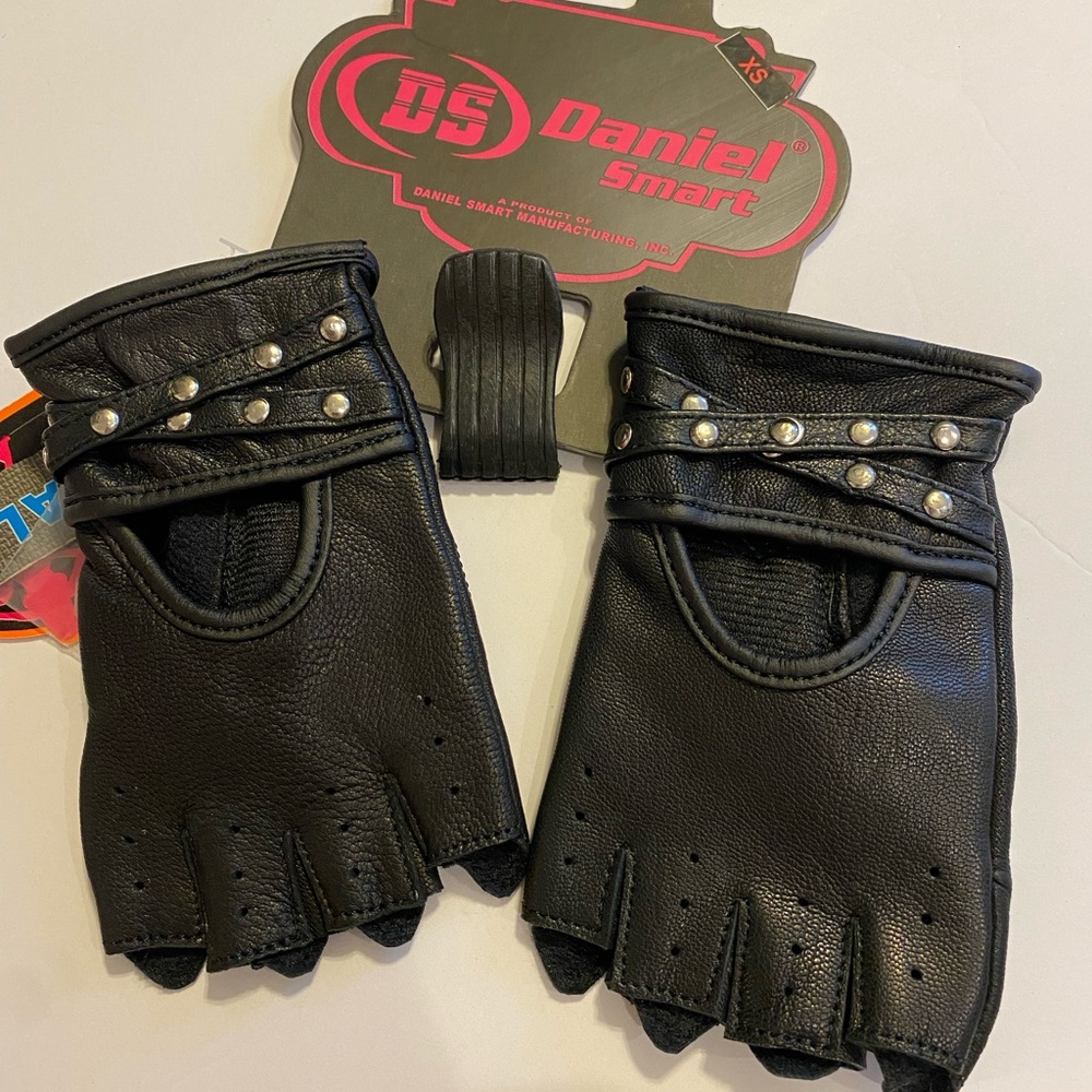 Daniel Smart DS85 Boltluxe Black Leather Fingerless Gloves - XS - NWT